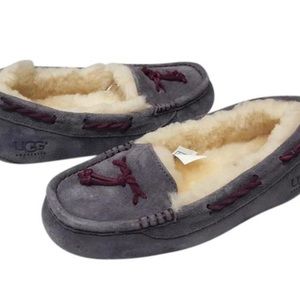 UGGS SHERLING SLIPPERS ACCENT BURGUNDY TASSELS WORN ONCE LIKE NEW